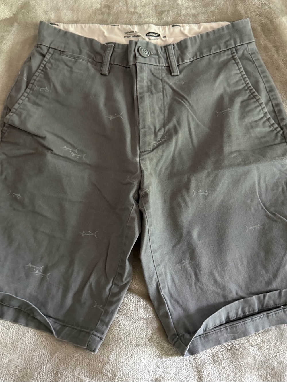 (B)Like New Old Navy Men's Gray Flat-Front Shorts with Subtle Shark Print